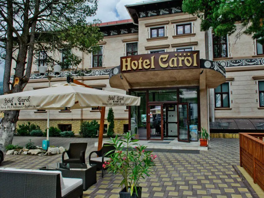 gal-hotel-carol-0